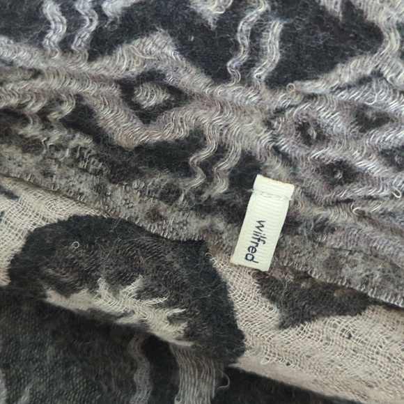 Wilfred Wool Scarf - Picture 3 of 3